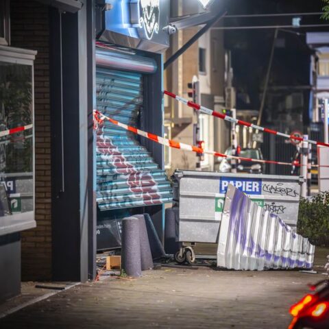 Drie mannen aangehouden tijdens ramkraak bij juwelier in Arnhem