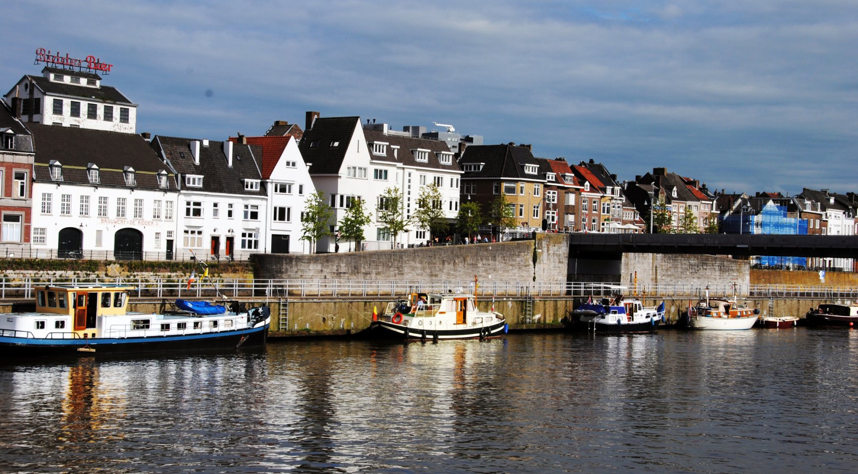 Drie mannen ontkennen vrouw te hebben verkracht die door alcohol kwetsbaar was in Maastricht