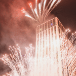 Eindhoven viert oplevering woontoren Lighthouse met licht- en vuurwerkshow