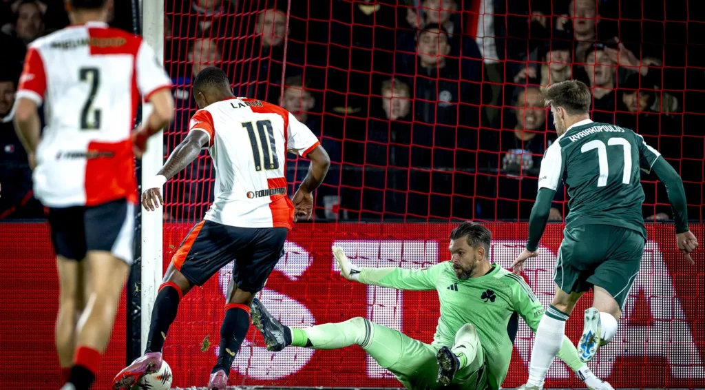 Feyenoord behaalt eerste overwinning in de UEFA Europa League met comeback tegen Panathinaikos