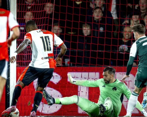 Feyenoord behaalt eerste overwinning in de UEFA Europa League met comeback tegen Panathinaikos