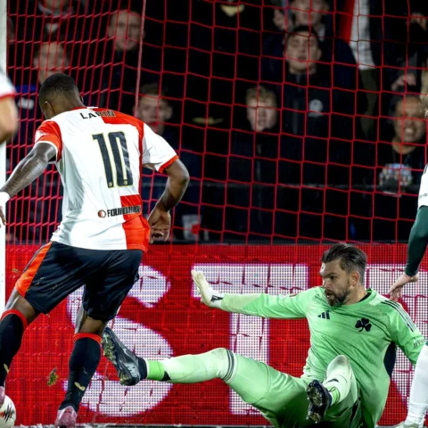 Feyenoord behaalt eerste overwinning in de UEFA Europa League met comeback tegen Panathinaikos