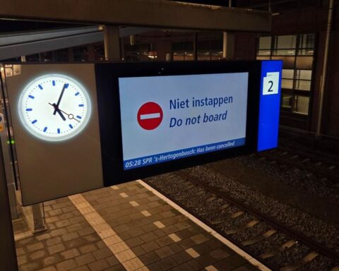 Geen treinen in ochtendspits tussen Den Bosch en Utrecht door uitloop werkzaamheden