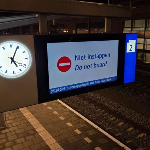 Geen treinen in ochtendspits tussen Den Bosch en Utrecht door uitloop werkzaamheden