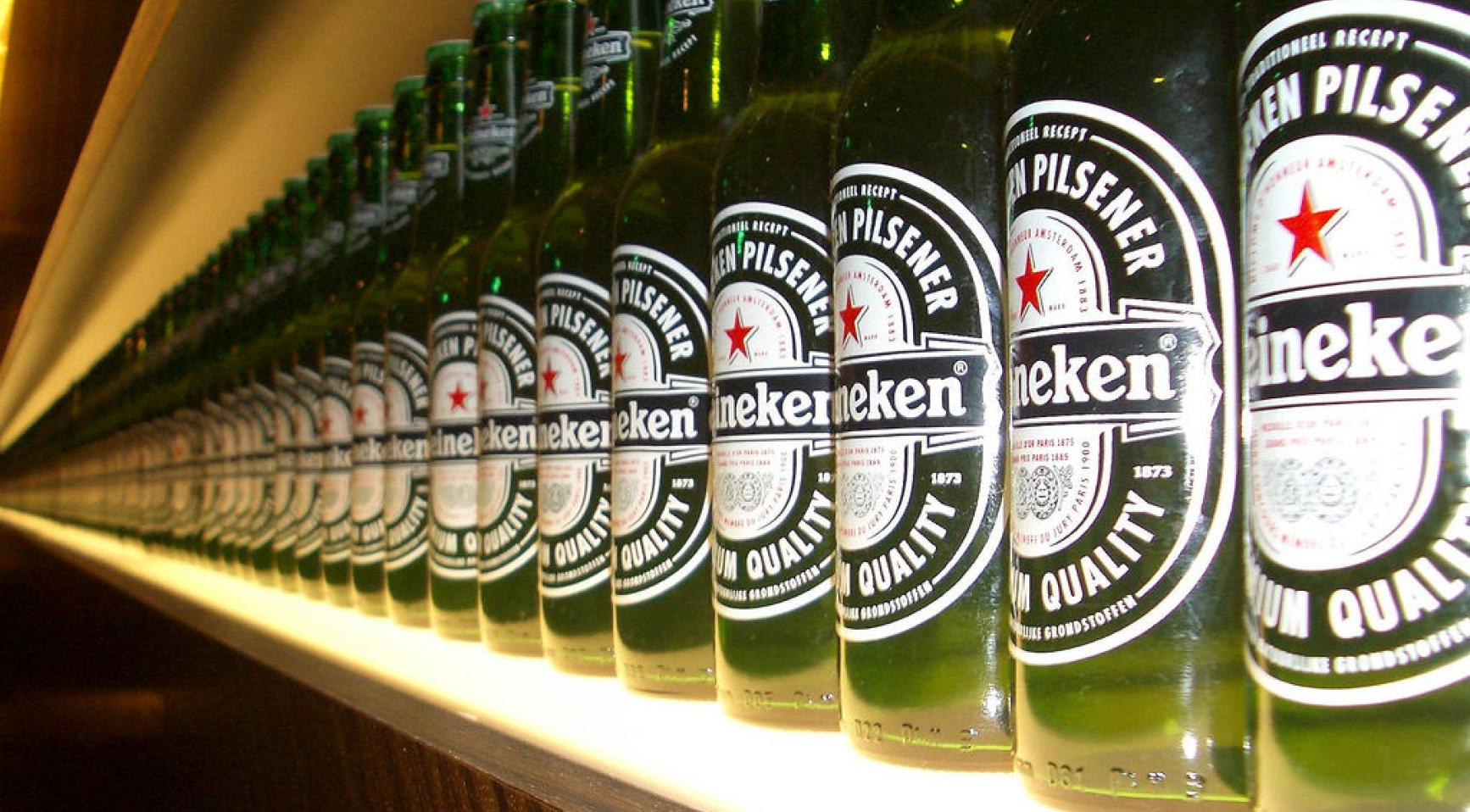 Heineken kondigt twee miljard euro aan kostenbesparingen aan voor de komende vijf jaar