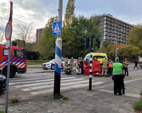 Kind komt om het leven na aanrijding met vrachtwagen in Amsterdam