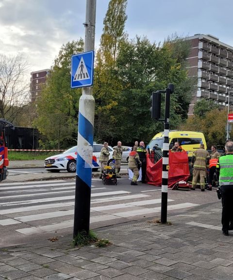Kind komt om het leven na aanrijding met vrachtwagen in Amsterdam