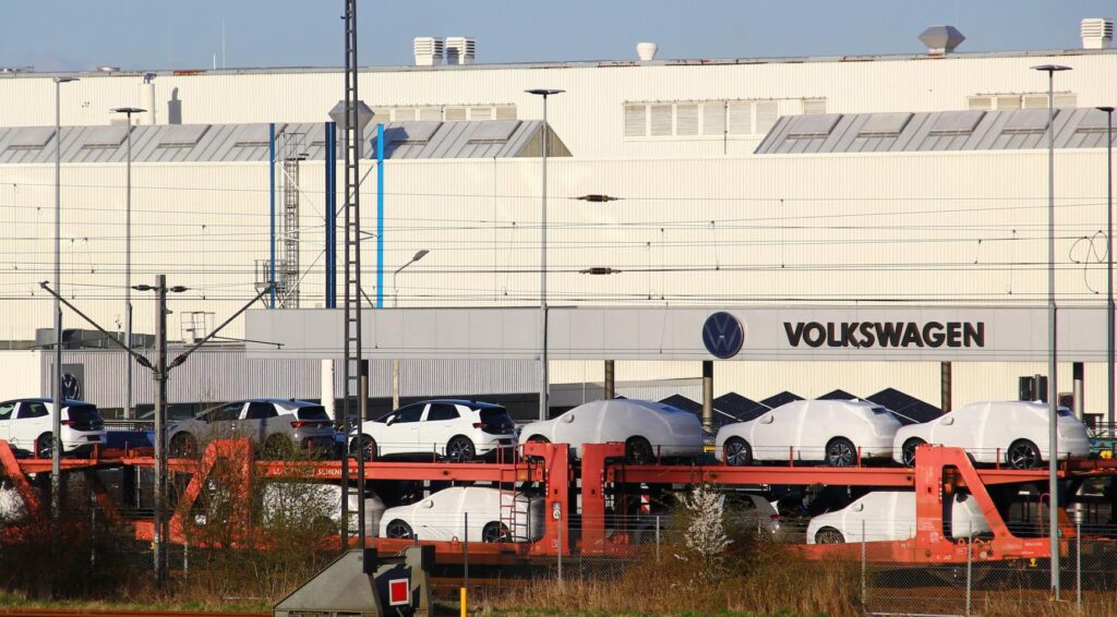 Langzame overgang naar elektrische wagens in Europa onder druk voor Nederlandse auto leveranciers