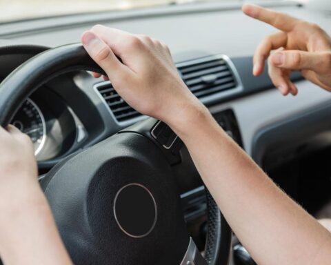 Lelystadse rijinstructeur twee jaar geschorst na aanranding van 17-jarig studente