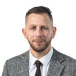 Maikel Boon van de PVV lijkt zijn zetel in het parlement te behouden ondanks controverse over AI-beelden van Timmermans