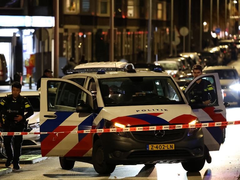 Man (45) overleden na schietpartij in Den Haag, politie houdt twee verdachten aan