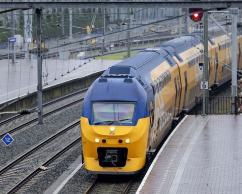 Minder treinen van en naar Rotterdam door gebroken spoor het hele weekend