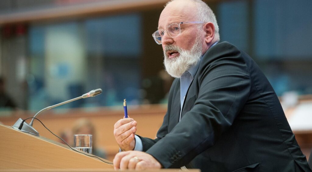 Politie arresteert 32-jarige man vanwege bedreigingen tegen linksgeoriënteerde leider Timmermans