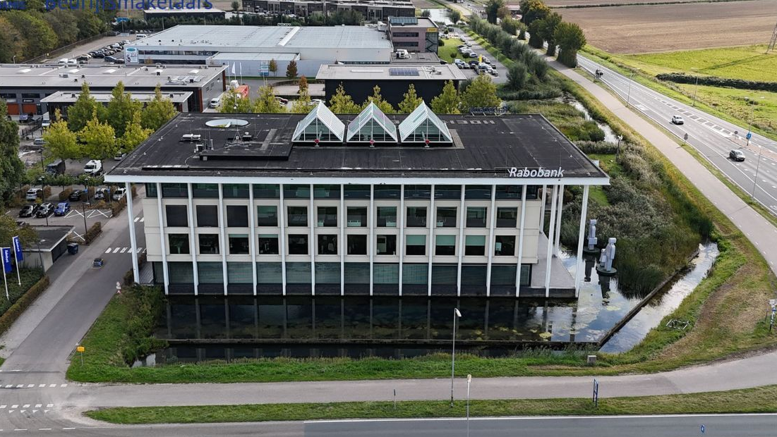 Rabobank verkoopt kantoorgebouw in Heinenoord voor € 7,4 miljoen met onbebouwde gronden