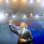 Rob Jetten groots in de kranten; Wilders wacht op resultaten voor formatiebesprekingen