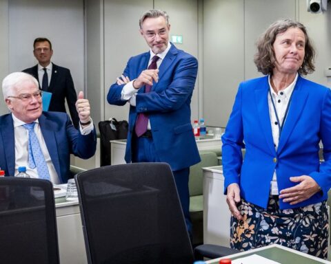 Senator verlaat VVD uit onvrede over partijkoers en neemt zetel mee