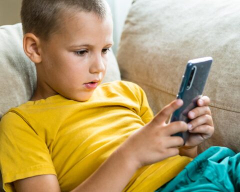 Social media beïnvloedt steeds jongere kinderen om in de criminaliteit te belanden, waarschuwen rechters in Rotterdam