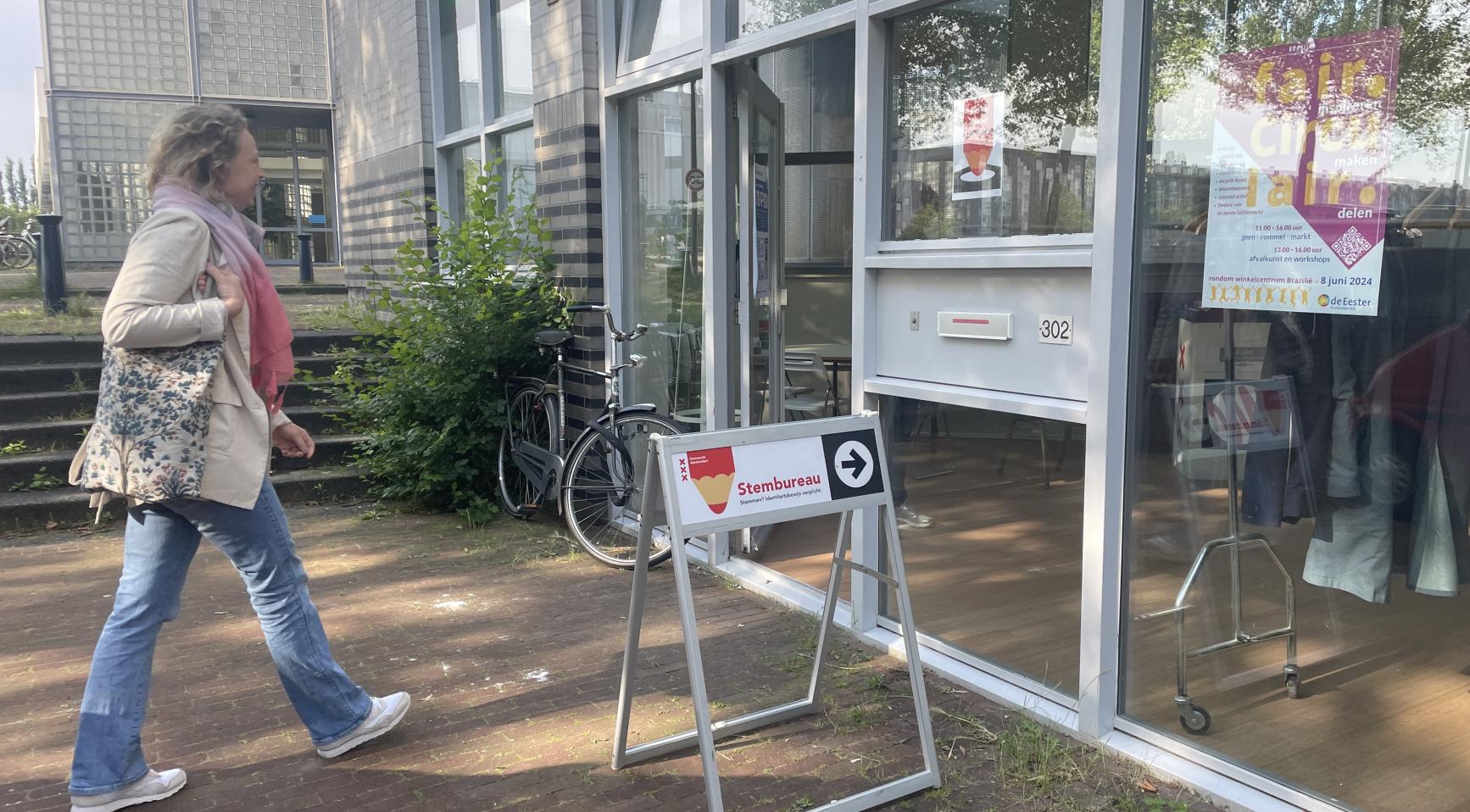 Stemlokalen geopend voor Tweede Kamerverkiezingen in Nederland