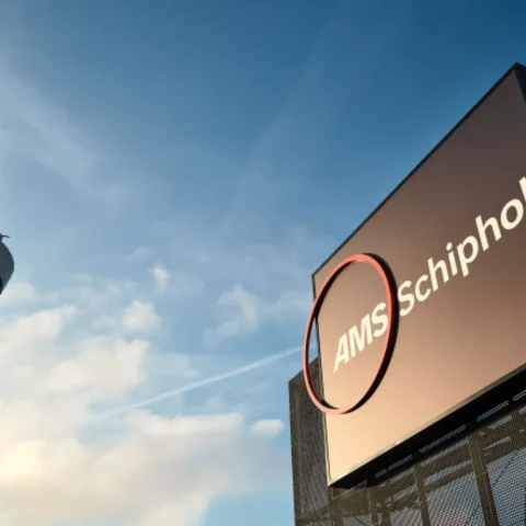 Sterke wind vertraagt nog steeds aankomende vluchten op Schiphol na storm Benjamin