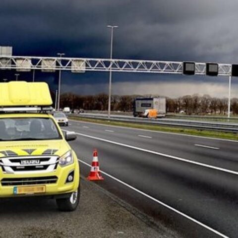 Storm Benjamin: 158 vluchten van Schiphol geannuleerd; Aansluitingen trein aangepast
