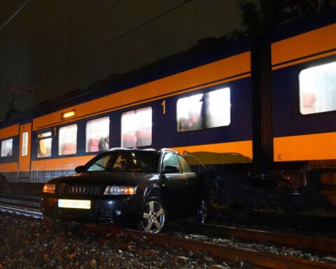 Trein botst op stilstaande auto in Boxtel, bestuurder onder invloed