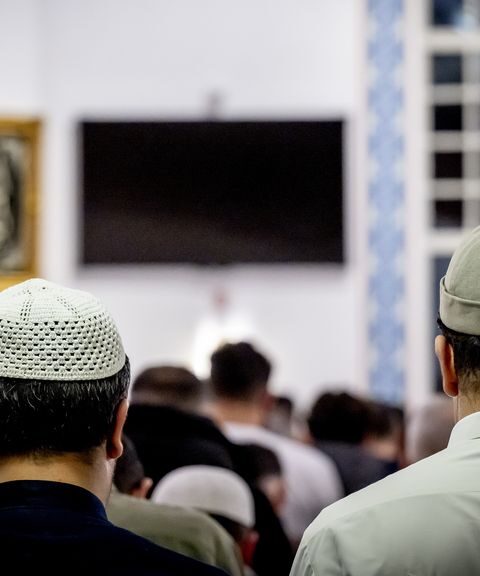 Verkiezingsopkomst onder moslims daalt door gebrek aan vertrouwen in politiek Den Haag