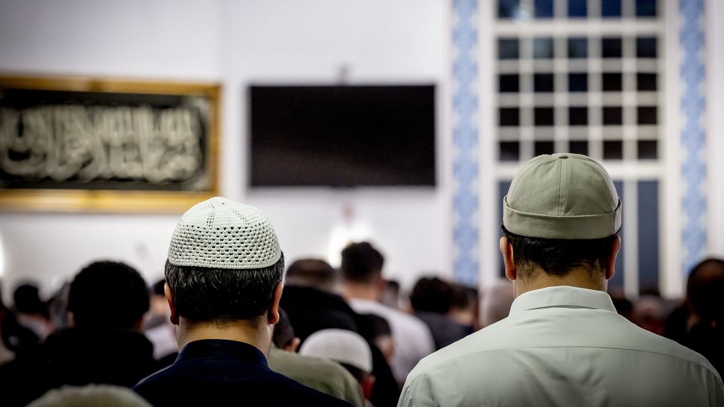 Verkiezingsopkomst onder moslims daalt door gebrek aan vertrouwen in politiek Den Haag