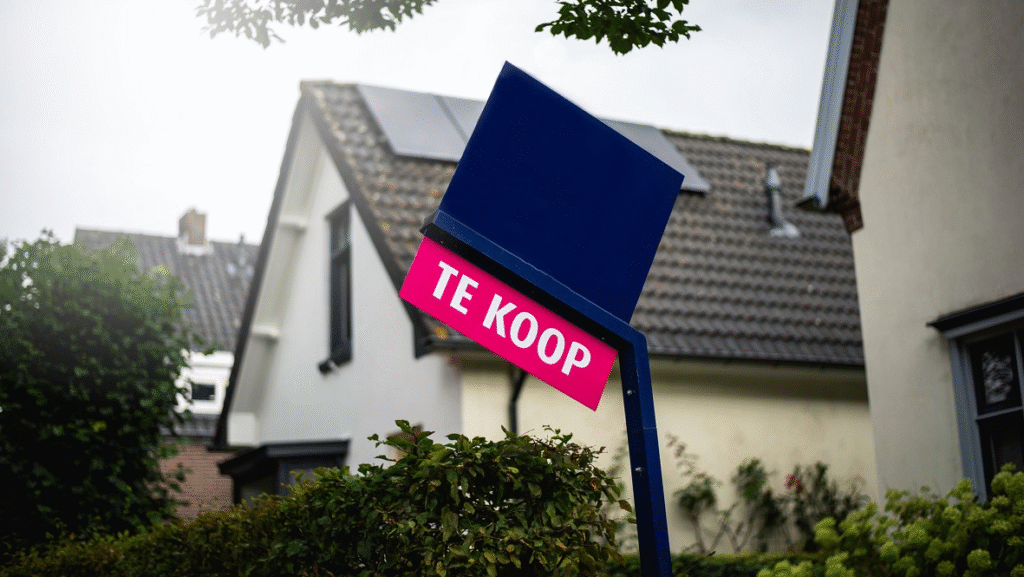 Verkoop van woningen daalt en prijsstijging vertraagt in 2026 volgens Van Bruggen