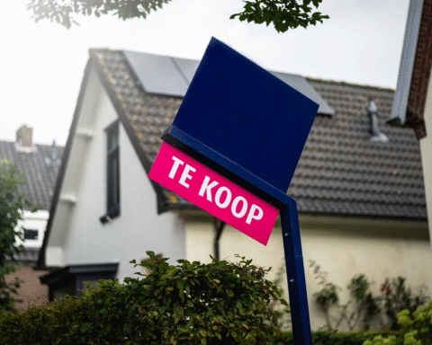 Verkoop van woningen daalt en prijsstijging vertraagt in 2026 volgens Van Bruggen