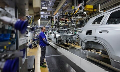 Volkswagen legt productie van Golf stil door geschil met Nexperia