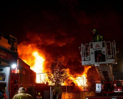 Woningen ontruimd na brand in partycentrum Ridderkerk