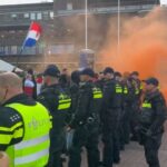 Zes aanhoudingen tijdens demonstratie voor en tegen asielzoekersopvang in Amersfoort