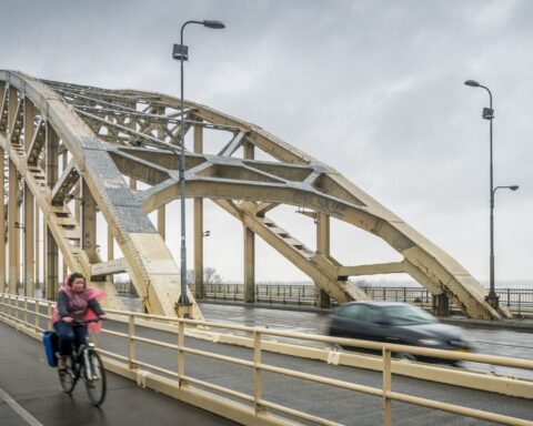 2,5 miljard euro voor snelle fietsroutes en stationsverbetering