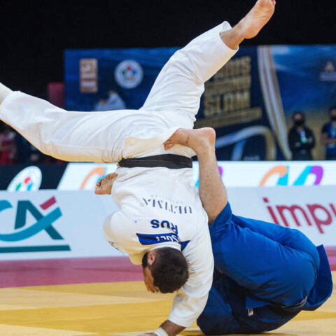 Internationale judofederatie laat Russische judoka’s opnieuw onder nationale vlag toe