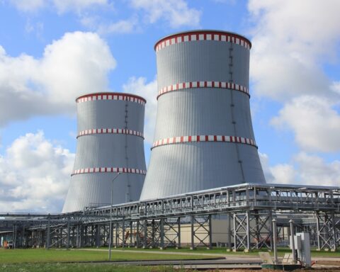 Loekasjenko geeft groen licht voor derde reactorblok bij omstreden kerncentrale in Ostrovets