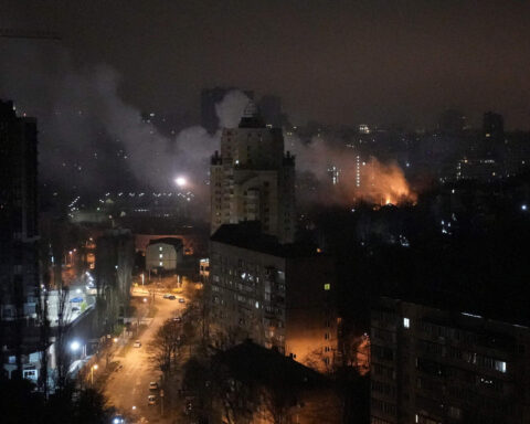 Rusland voert nachtelijke massale aanval uit op Oekraïne met drones en raketten