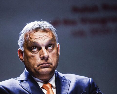 Szijjártó en Orbáns machtsstructuur in een autoritair wordend Hongarije