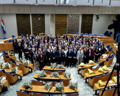 Afscheid van bijna de helft van de Kamerleden in Nederland