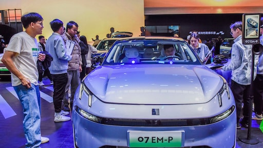 Automerk Lynk & Co beëindigt abonnementen: auto's moeten worden ingeleverd