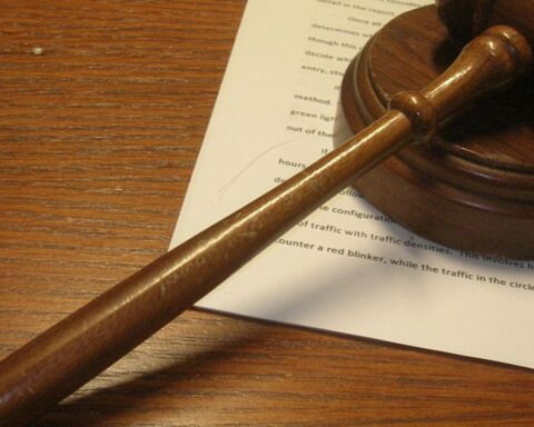 Bijna 3.000 medewerkers van het Openbaar Ministerie wijzen op hoge werkdruk en verouderde IT als oorzaak van stress