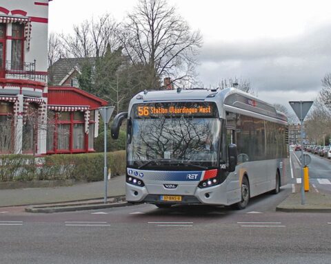 Buschauffeur ontslagen na vernielingen met nachtbuspunt in Schiedam