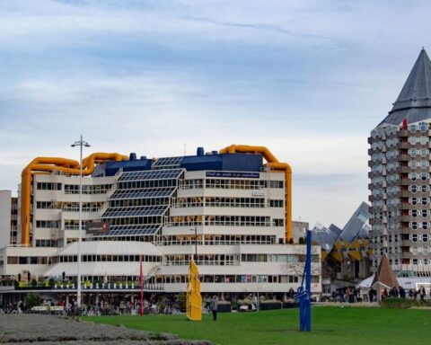 Centrale bibliotheek in Rotterdam tijdelijk gesloten voor verbouwing, 120.000 boeken verhuizen
