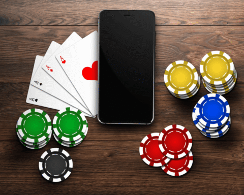 Consumentenorganisaties eisen schadevergoeding van online casino's wegens illegale gokpraktijken