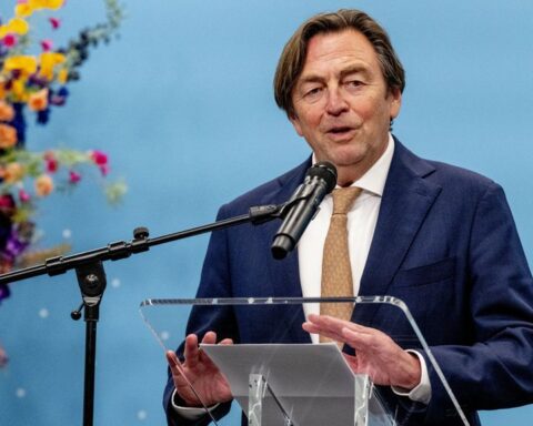 D66-informateur Wijers stapt op na appje, Buma gaat alleen verder