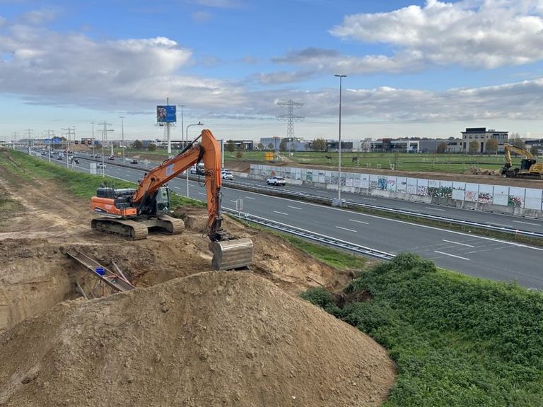 De A2 in Limburg opnieuw afgesloten door asfaltproblemen