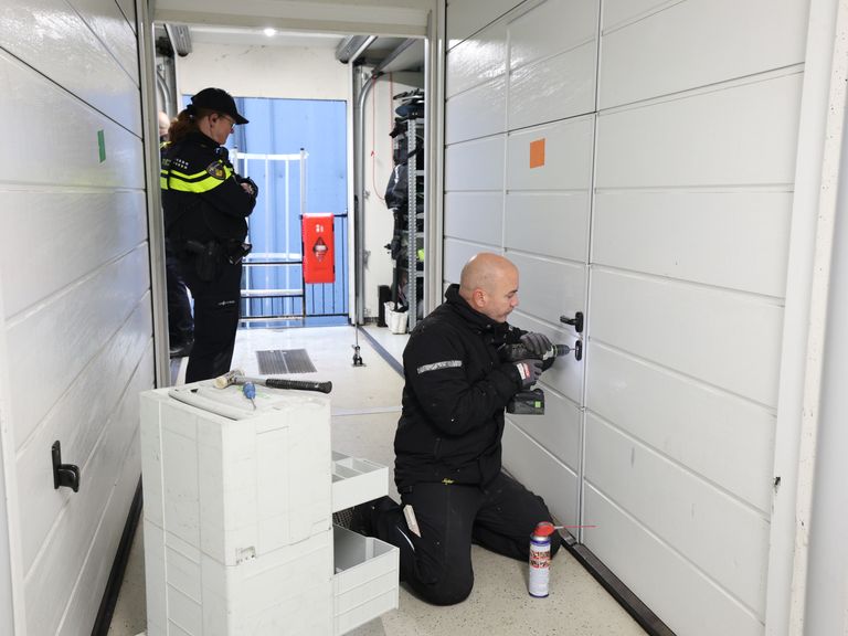 Douane vindt 10.000 sloffen sigaretten bij doorzoekingen in Den Haag