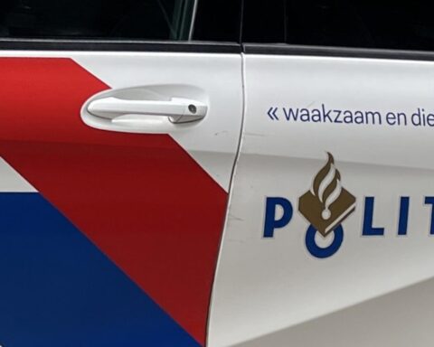 Drie gewonden en één aanhouding na ontsporing tram in Uithoorn na auto-ongeluk