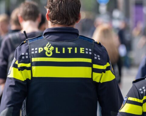 Drie jonge tieners gearresteerd voor het aanvallen en beroven van 14-jarige gijzelaar in Amsterdam