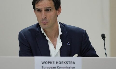 Eurocommissaris Hoekstra uit kritiek op China en VS tijdens klimaattop
