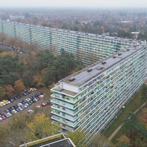 Experts adviseren woningcorporaties in Nederland om balkons in flats na te kijken na problemen in Zeist